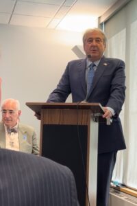 Barry Kantrowitz Honored with Award at Yom HaShoah 2024