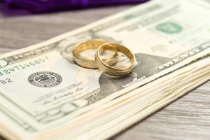 gold wedding rings and money, divorce 